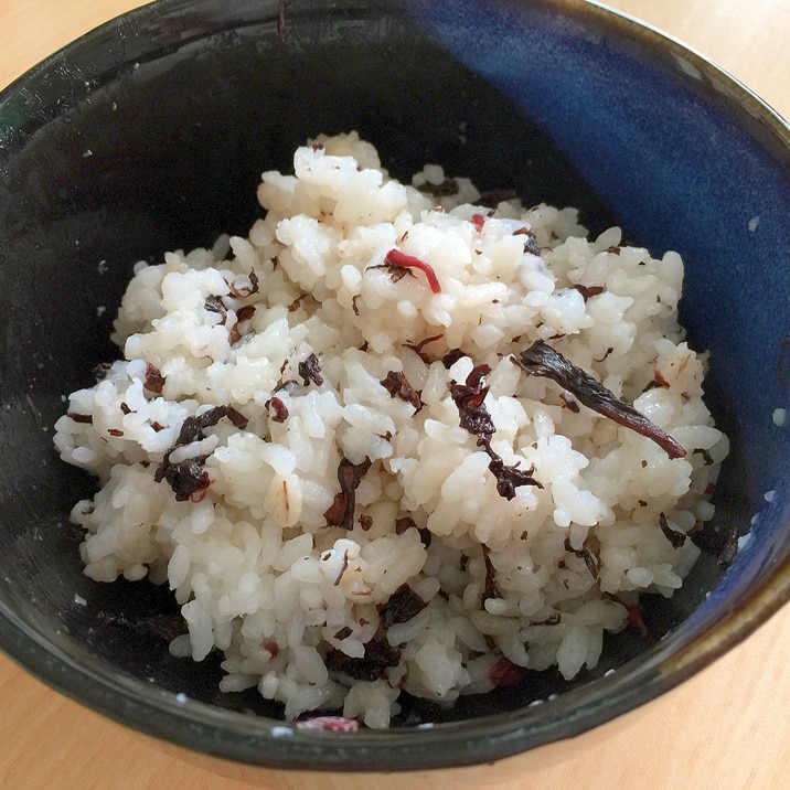梅干しの赤紫蘇漬けで混ぜご飯 レシピ 作り方 By Sachipuri 楽天レシピ 梅干しの赤紫蘇漬けで混ぜご飯 レシピ 作り方 By Sachipuri 楽天レシピ